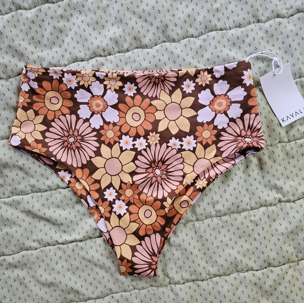 Kavala Collective Flower Power Samet Bottom 🌸🌼 - Womens size Large